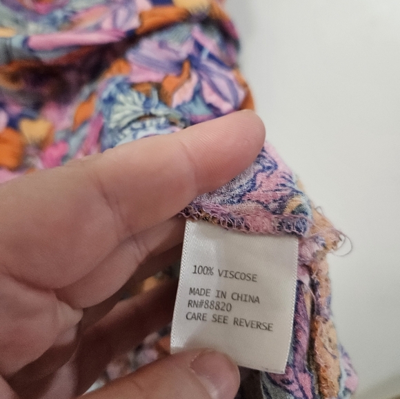 Jones&co Floral Ruffle Bottom Tank Top! - Picture 4 of 6